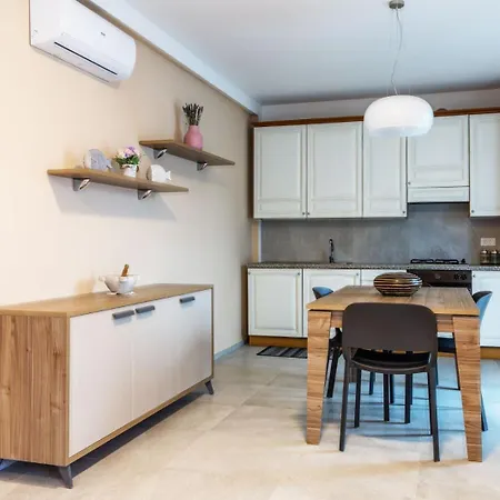 Appartement 2-Bed Apt With Stunning Lake Como Views & Terrace *