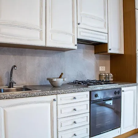 Appartement 2-Bed Apt With Stunning Lake Como Views & Terrace *